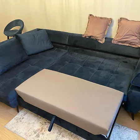 Lu Apartman *