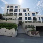 Lu