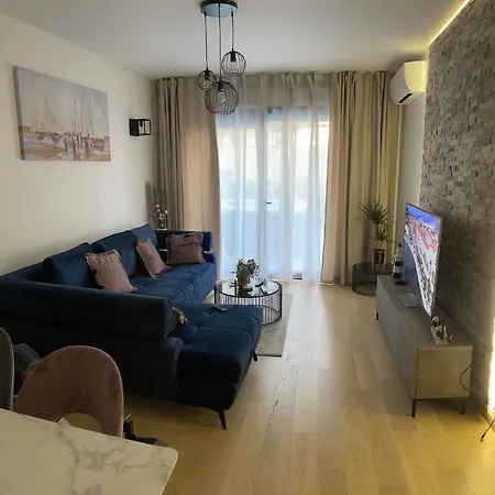 Lu Апартаменты *